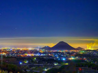 市内の夜景と讃岐富士 市内の夜景と讃岐富士