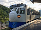 四国の愛媛県と高知県を結ぶ夢の新幹線列車